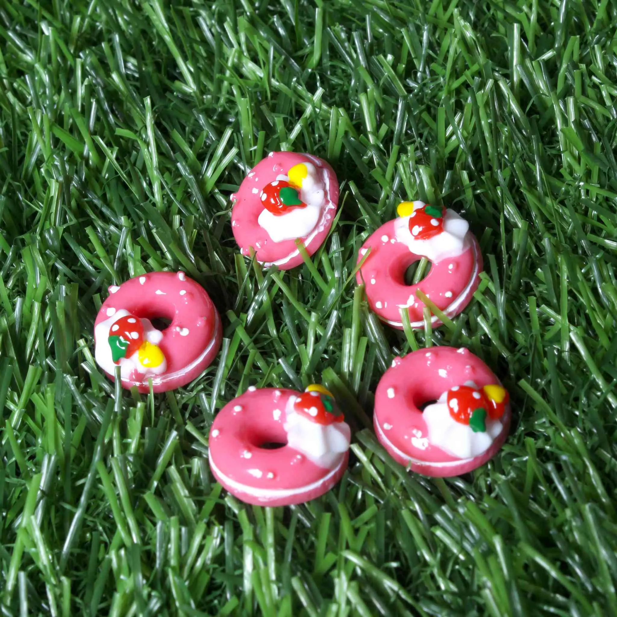 Sweet Escape: Flat Back Donut Cabochons for DIY Fun (10 Pcs)